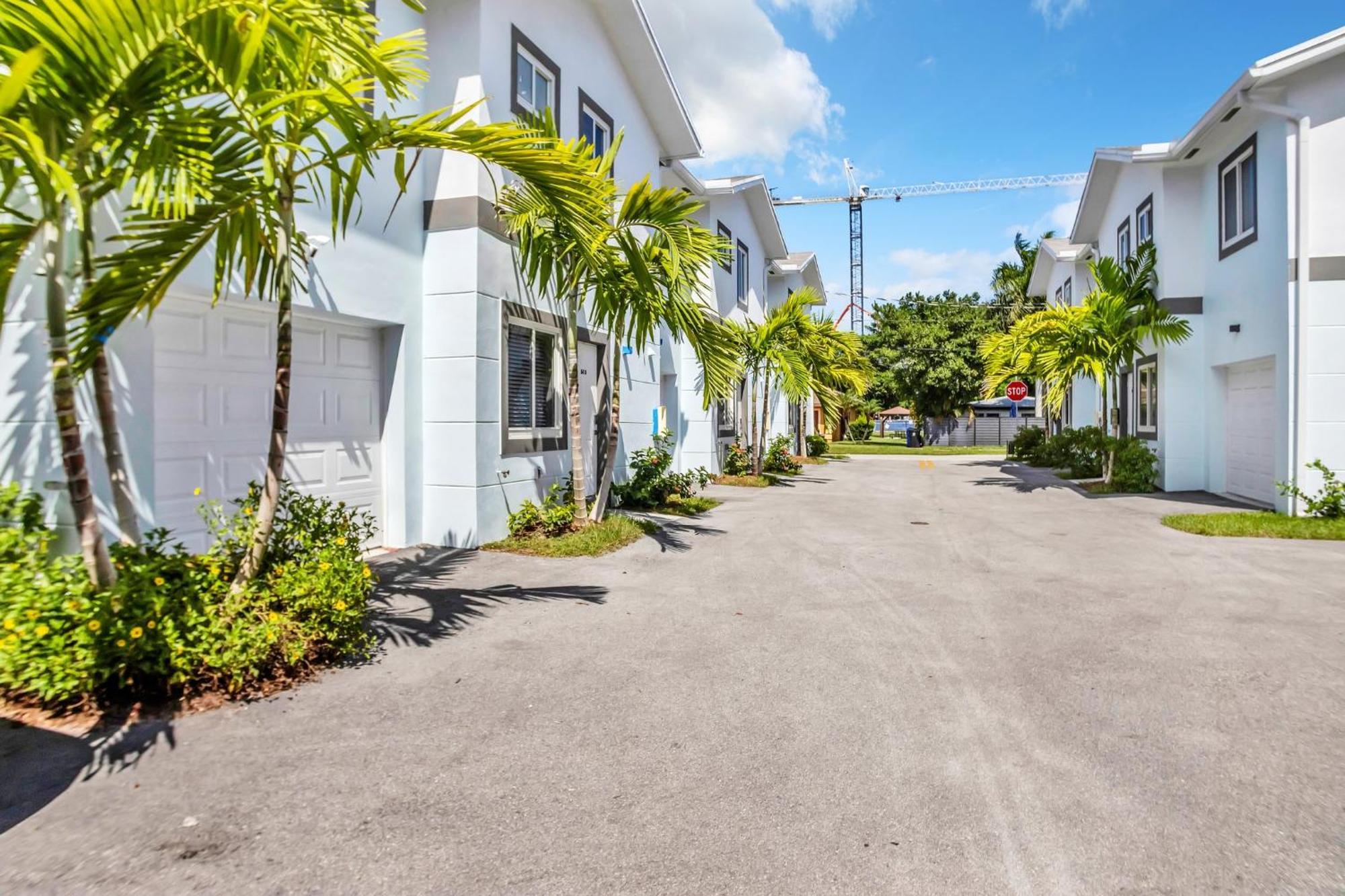 Sistrunk Shades #2 New Downtown Lauderdale Townhomes Villa *